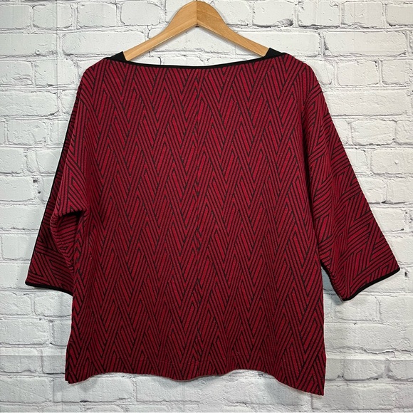 Chico’s Red Black Diamond 3/4 Sleeve Stretchy Top Womens Size 1 Boat Neck - Picture 12 of 13